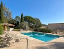 Vignette - Prestige - Propriété regroupant une villa avec piscine et un studio indépendant à vendre à BAGNOLS EN FORET (83)