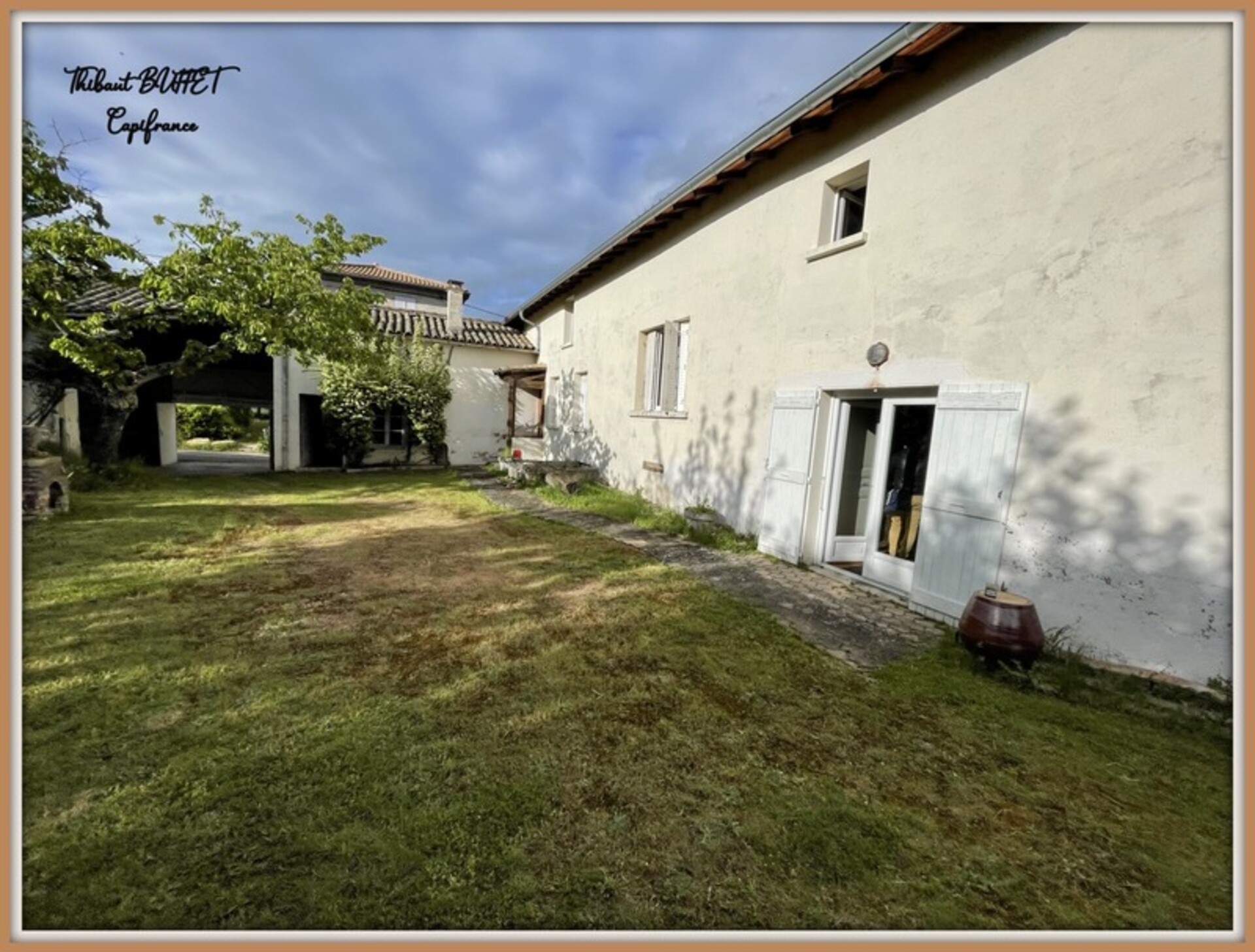 Photos 1 - Tourist - Dpt Rhône (69), à vendre CHENAS propriete P5 de 150 m² - Terrain de 950,00 m²