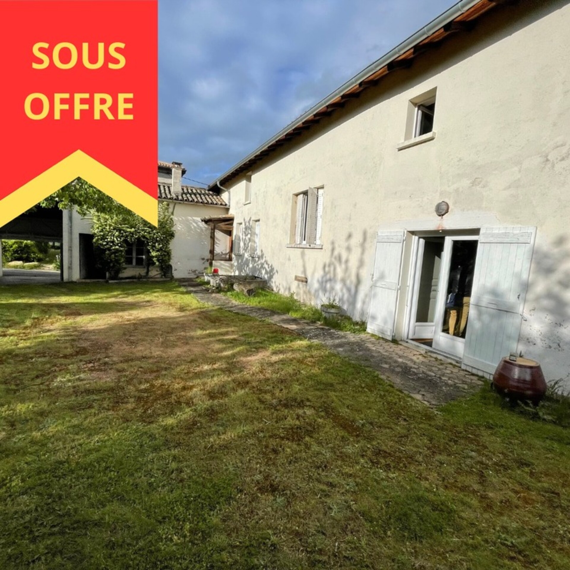 Photos 1 - Tourist - Dpt Rhône (69), à vendre CHENAS propriete P5 de 150 m² - Terrain de 950,00 m²