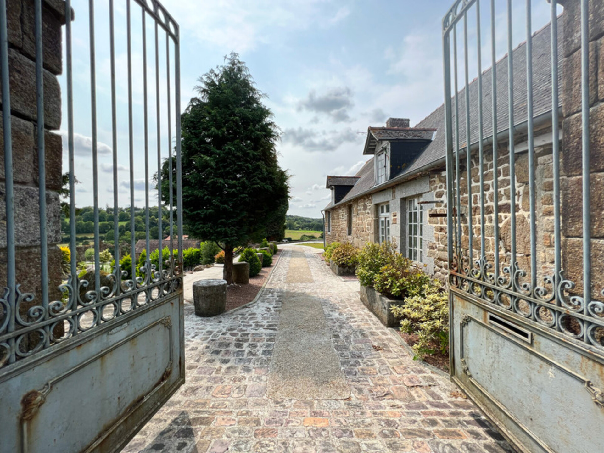 Photos 4 - Prestige - Dpt Orne (61), à vendre LONLAY L'ABBAYE propriete P13 de 300 m² - Terrain de 11 500 m²