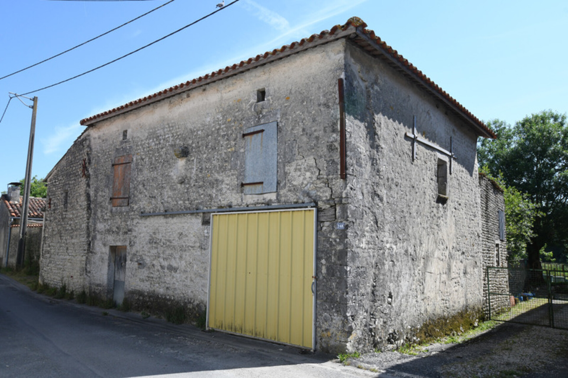 Photos 1 - Tourist - Dpt Charente (16), à vendre GOURVILLE maison P1  - Terrain de 211,00 m²