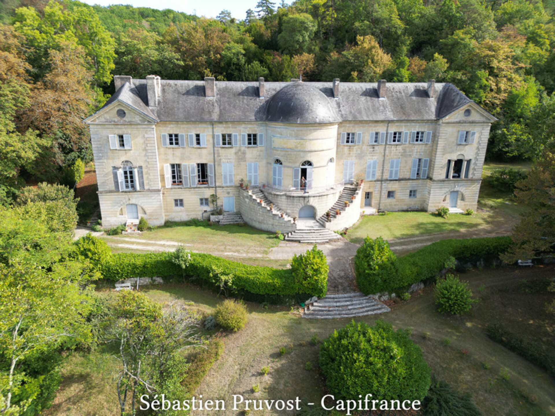 Photos 16 - Prestigious - Dpt Dordogne (24), for sale near PERIGUEUX-Château, caretaker's house, swimming pool 10x18m, 20P, 8