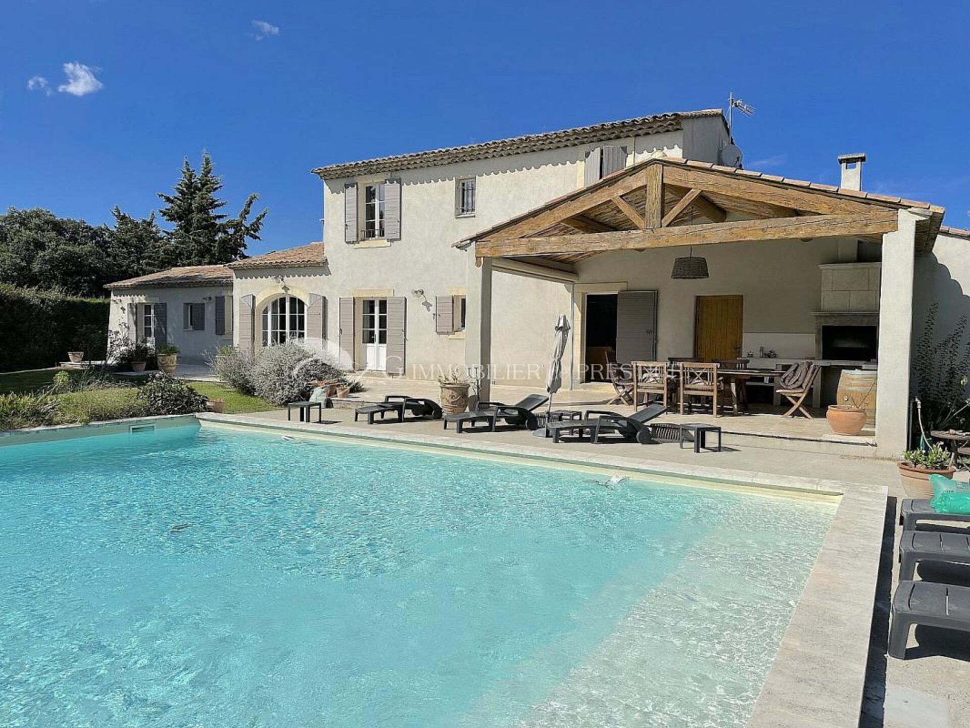 Photos 4 - Prestigious - Saint-Didier villa for sale with swimming pool