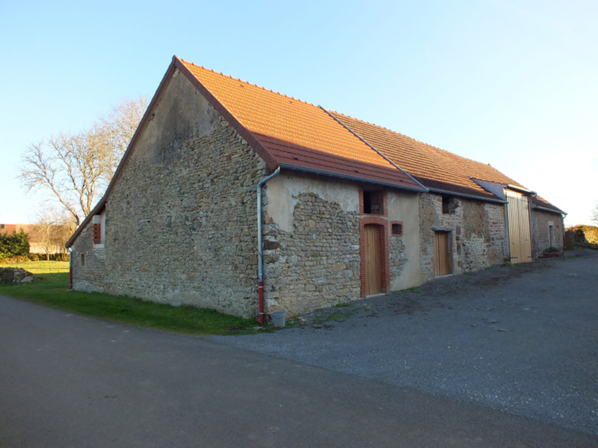 Photos 3 - Tourist - Dpt Côte d'Or (21), for sale MUSIGNY Barn of 222 m² - Land of 2,008.00 m²