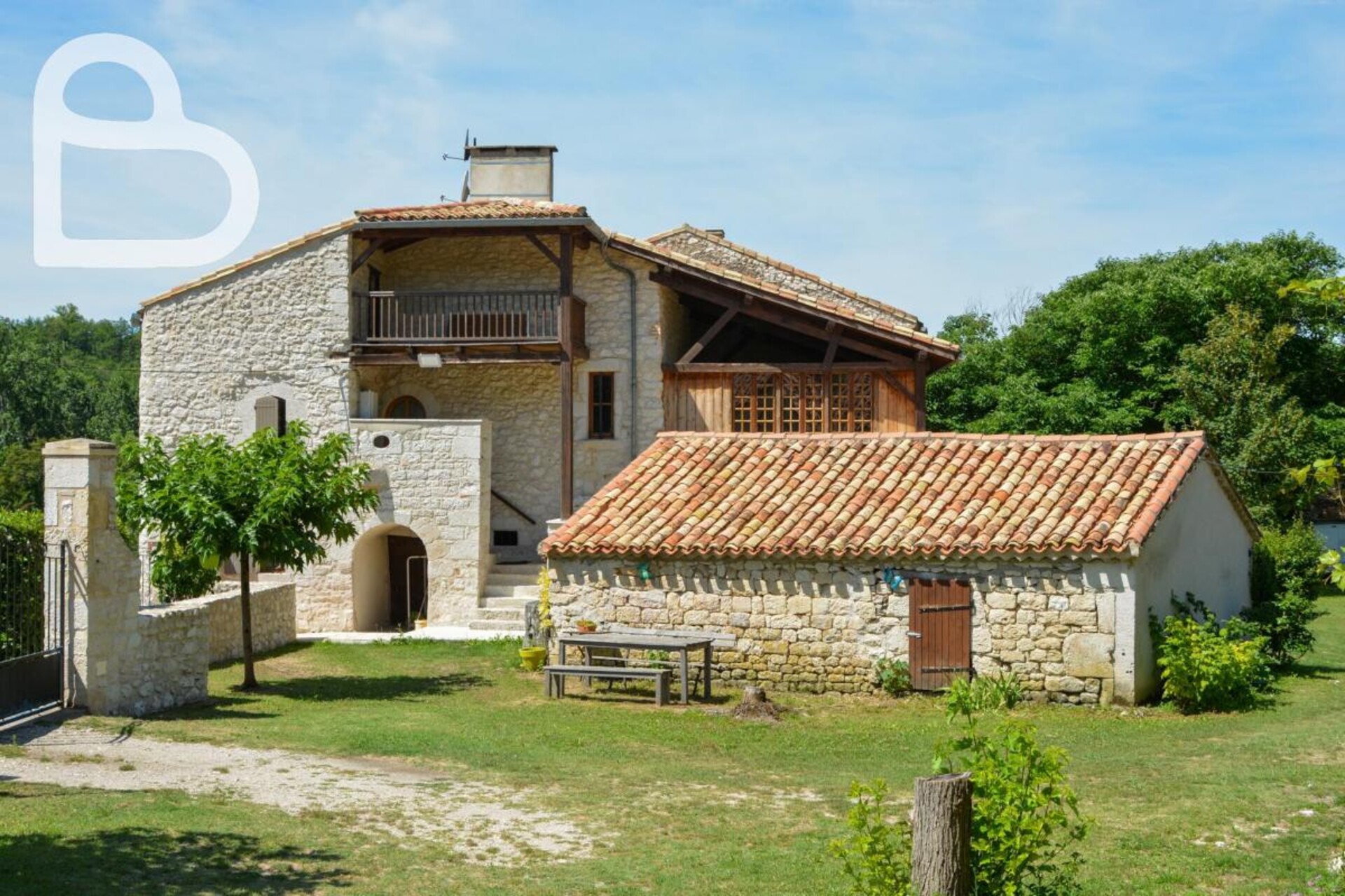 Photos 4 - Touristique - Maison de campagne en pierre avec deux gîtes, deux B&B, pisc