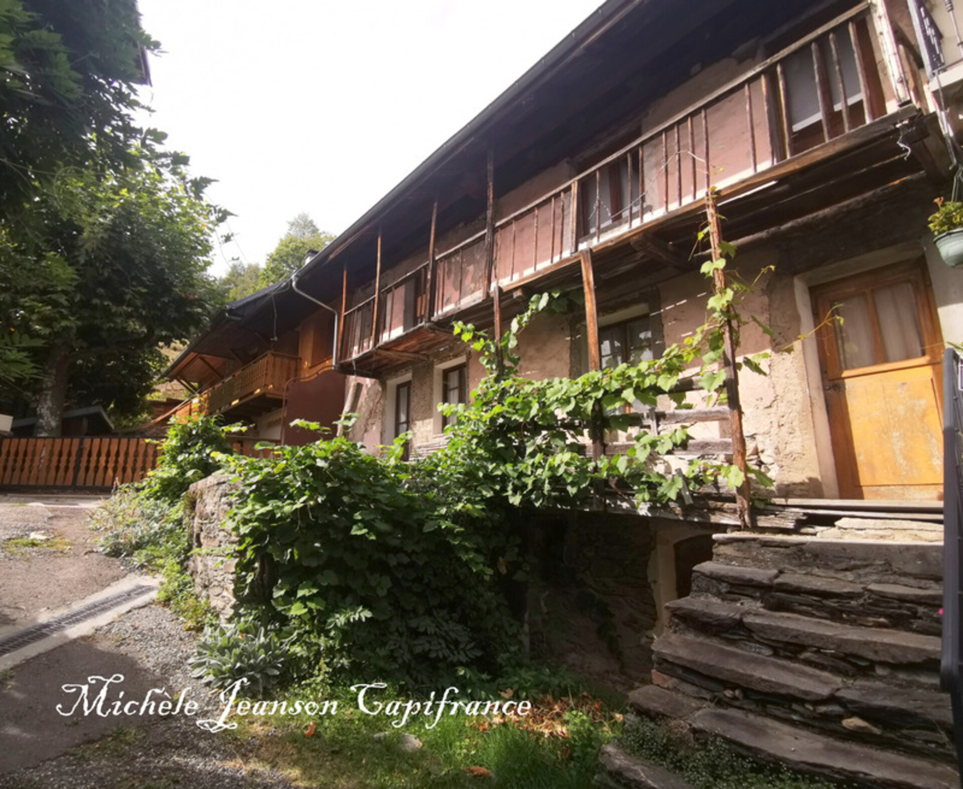 Photos 1 - Touristique - A vendre SAINT ALBAN DES HURTIERES Plusieurs proprietés