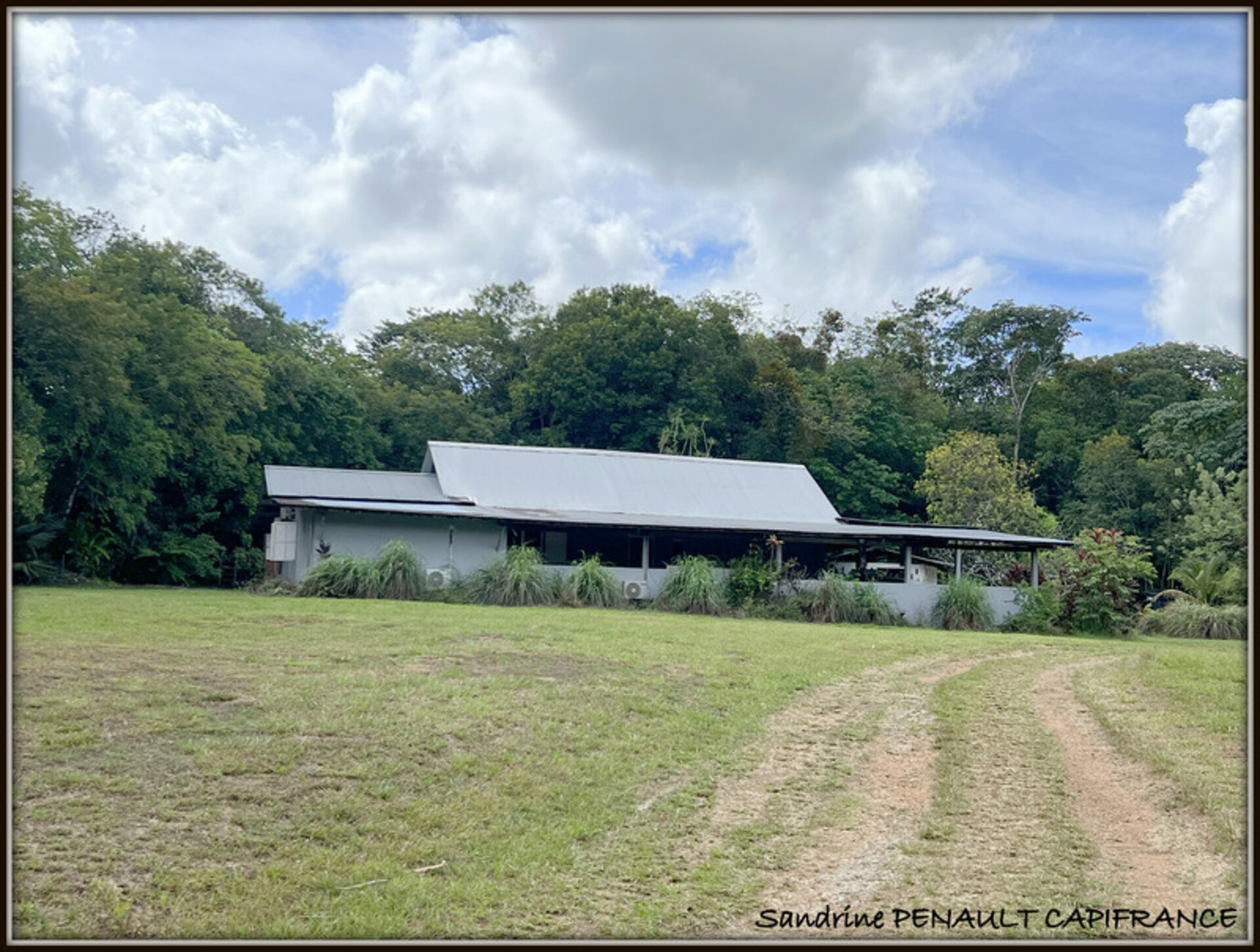 Photos 1 - Prestigious - A VENDRE A MONTSINERY TONNEGRANDE (97356 Guyane Française) UNE MAGNIFIQUE PROPRIETE T5 SUR UN TERRAIN DE 7892 m² - AU PRIX DE 535 000 €