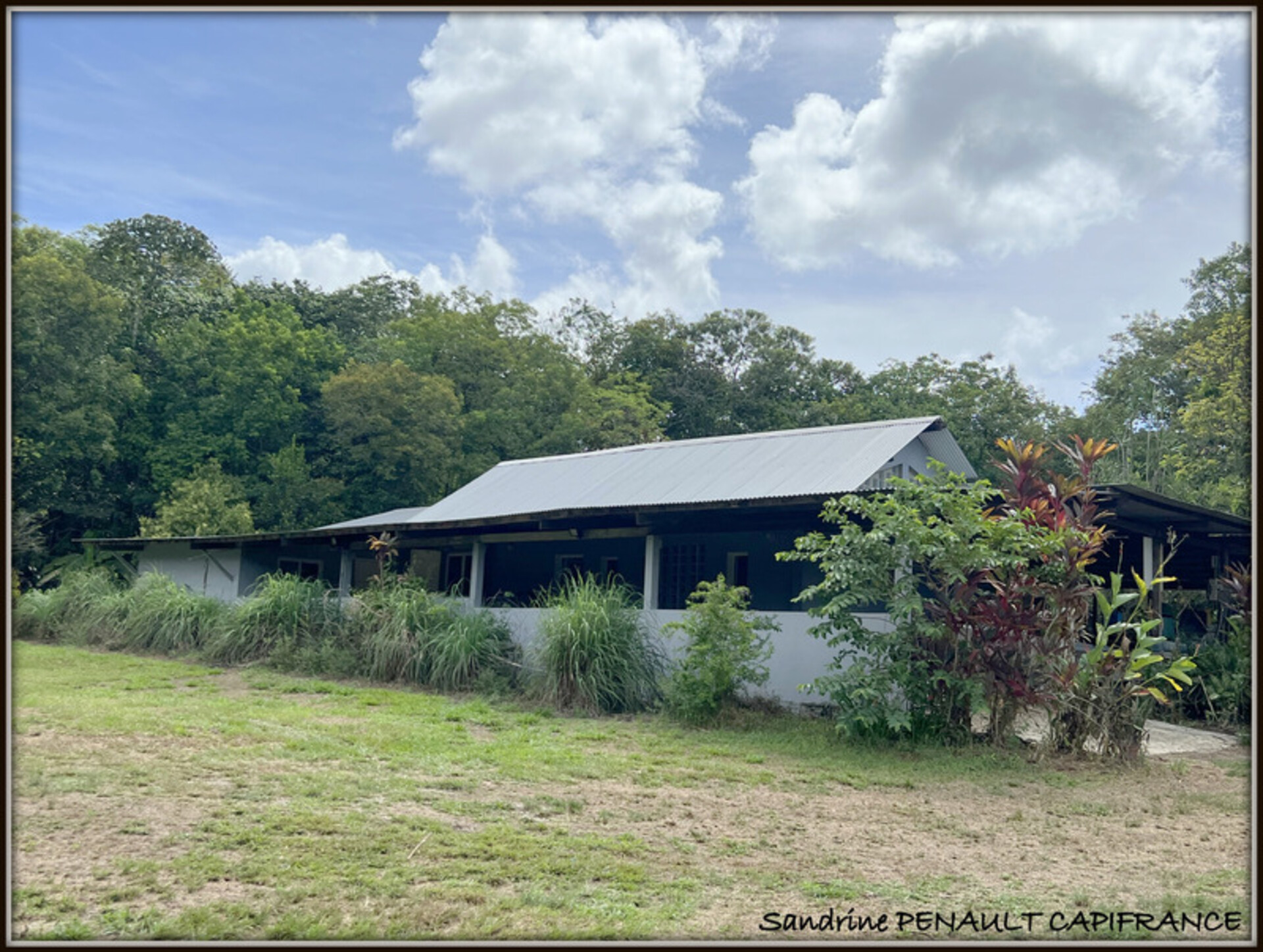 Photos 2 - Prestigious - A VENDRE A MONTSINERY TONNEGRANDE (97356 Guyane Française) UNE MAGNIFIQUE PROPRIETE T5 SUR UN TERRAIN DE 7892 m² - AU PRIX DE 535 000 €