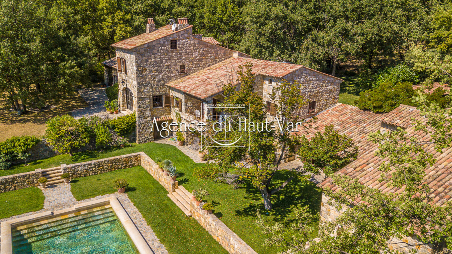 Photos 3 - Prestigious - Stone Bastide, 25 Hectares