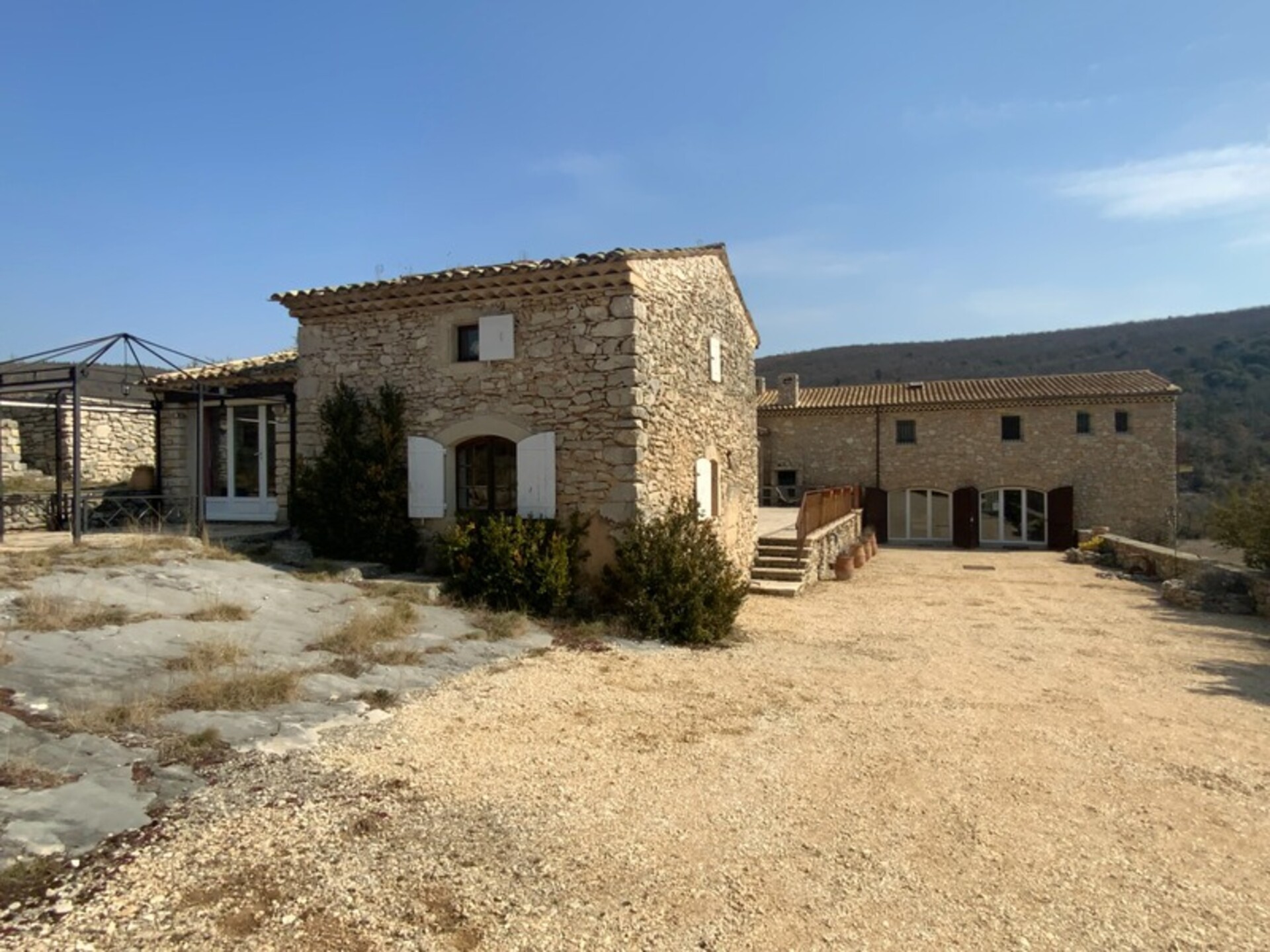 Photos 4 - Prestige - Propriété Gîtes et chambres d'hôtes 20 hA - 550 m2 à Banon