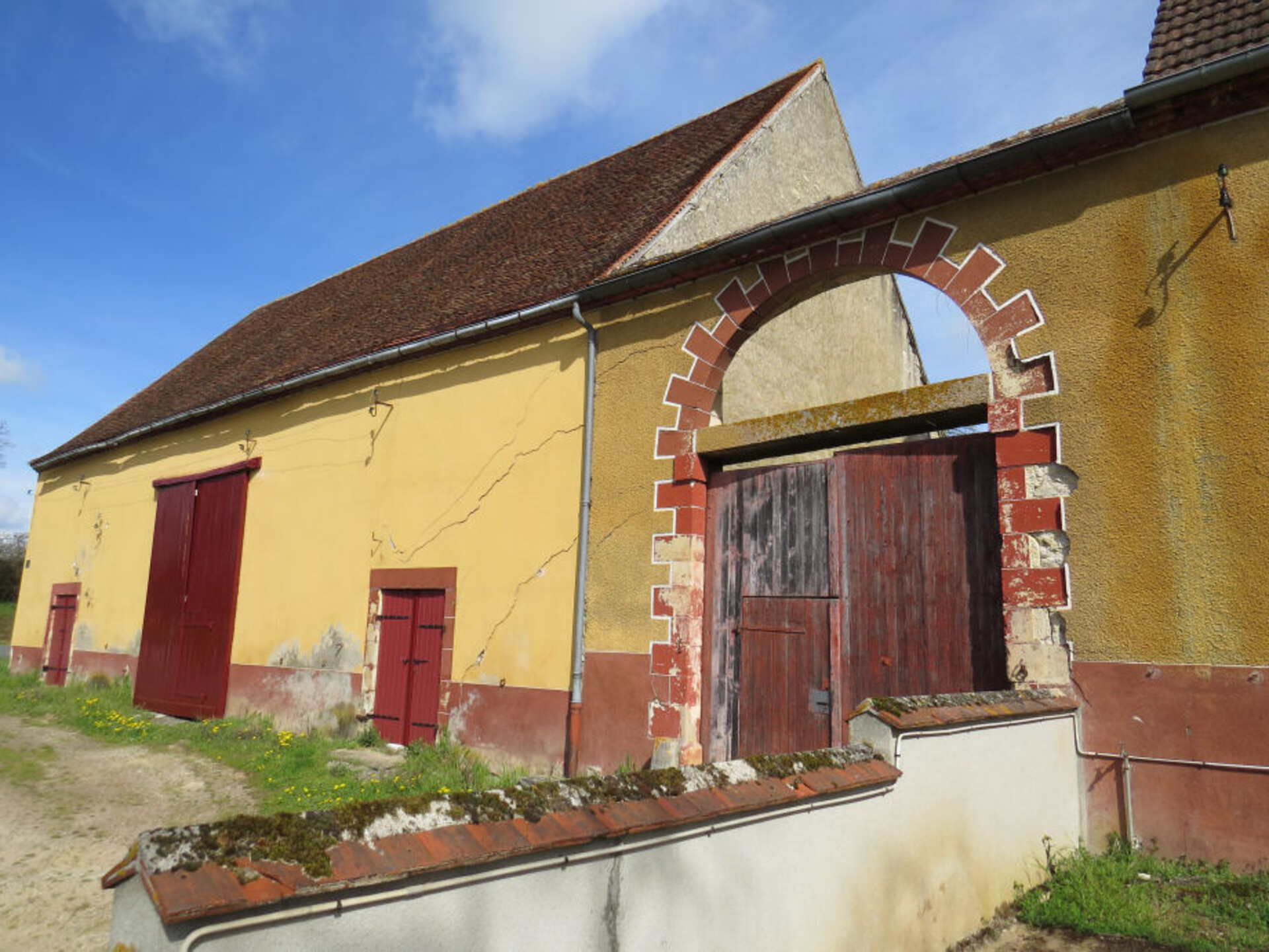 Photos 4 - Prestigious - HOUSE FORTE XVÂ o and its outbuildings on approximately 3ha3