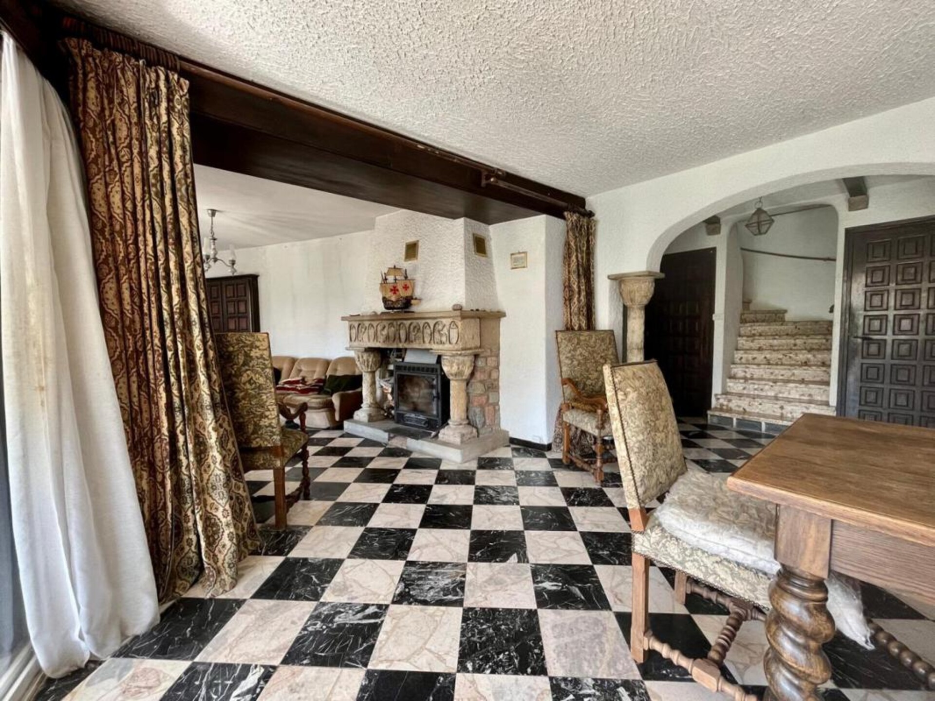 Photos 4 - Prestigious - Character property