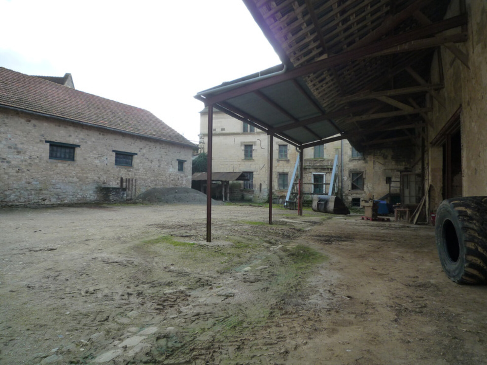 Photos 16 - Touristique - Dpt Aisne (02), CHATEAU THIERRY proche magnifique corps de ferme maison de 267 m2, bâtiments 2800 m2, terrain clos 13142 m2