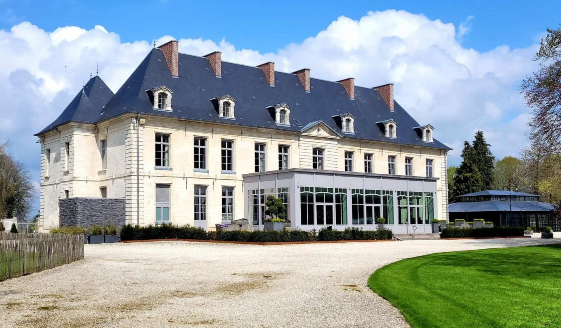 Photos 1 - Prestige - Château début XVIIIo sur parc de 11ha