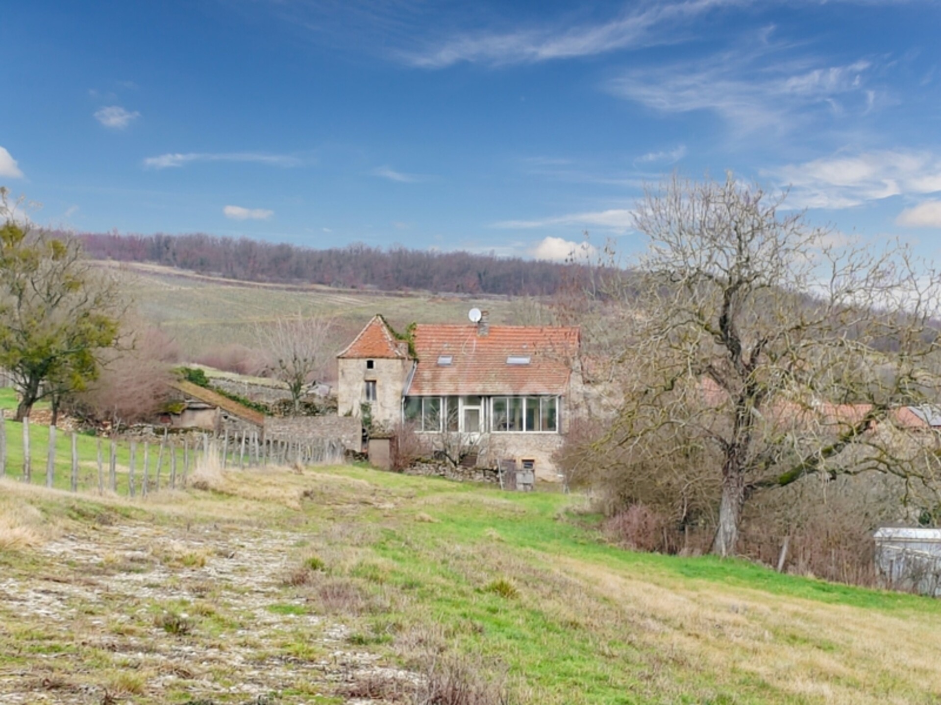 Photos 2 - Tourist - Dpt Saône et Loire (71), à vendre BLANOT propriété P3 terrain 10 000 m²