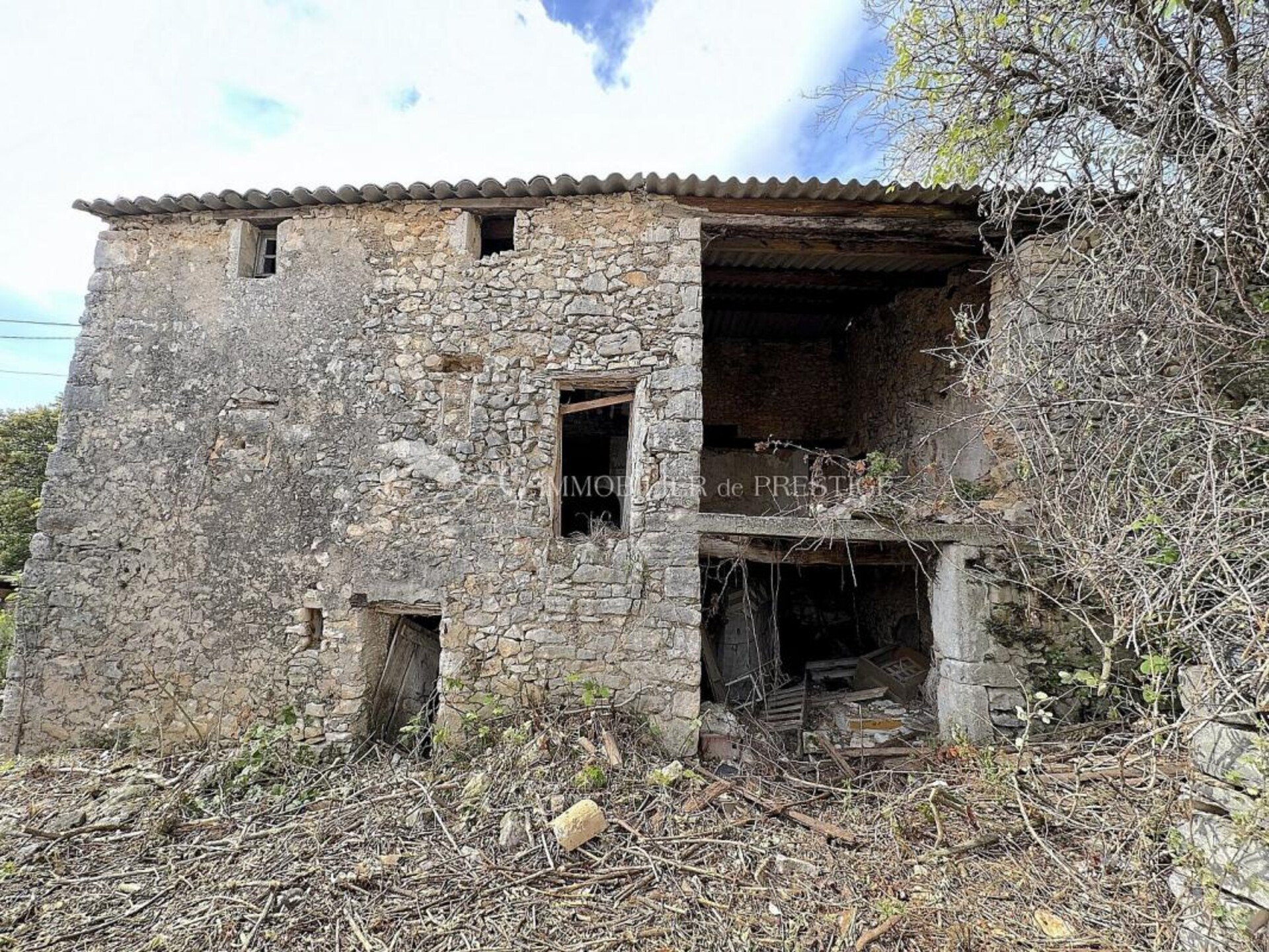 Photos 5 - Tourist - In Monieux, A farmhouse to restore