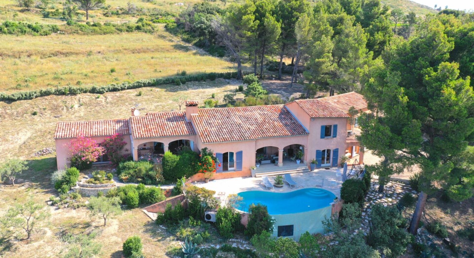 Photos 2 - Prestigious - IN ST-HIPPOLYTE-LE-GRAVEYRON, A VILLA WITH A DOMINANT VIEW