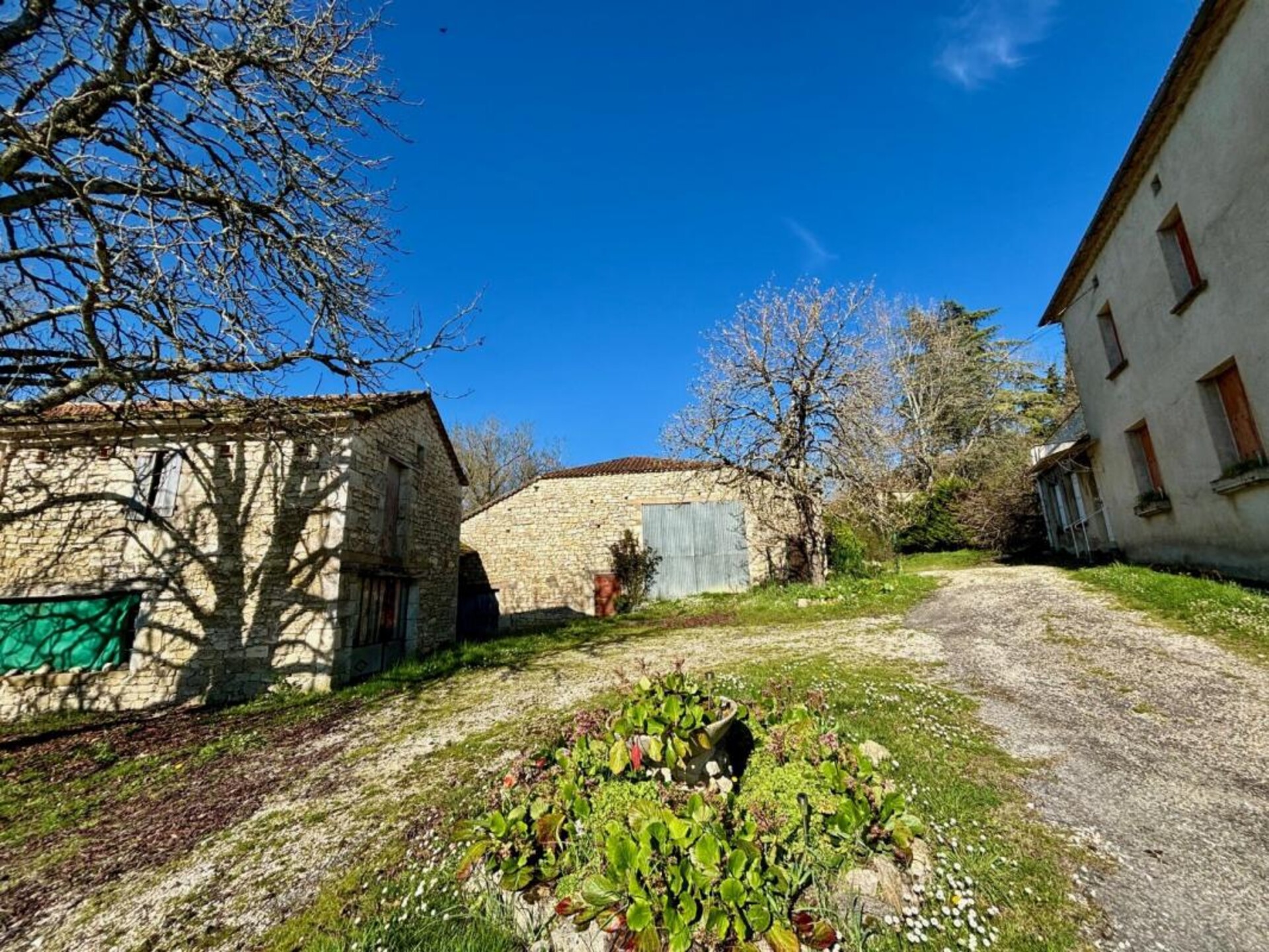 Photos 12 - Tourist - Farm with outbuildings