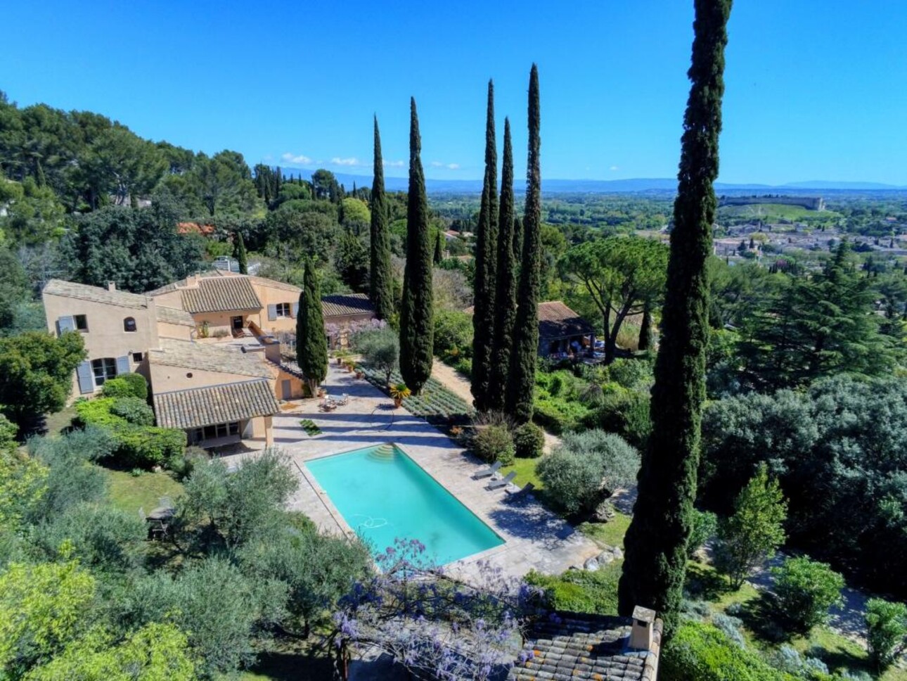 Photos 1 - Prestige - UN AIR DE TOSCANE SUR LES COLLINES DE VILLENEUVE LÈS AVIGNON