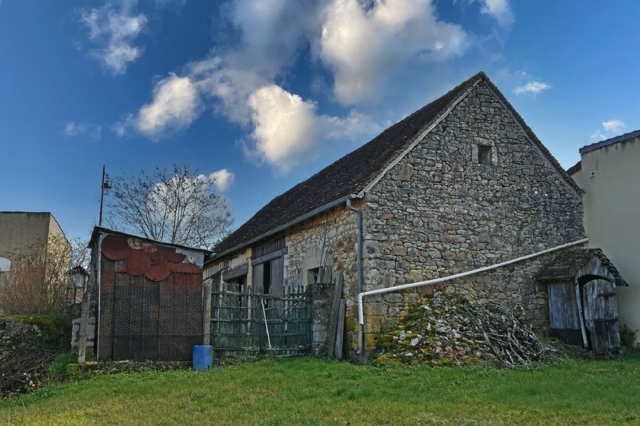 Photos 3 - Touristique - A vendre LOUPIAC - GRANGE en Pierre de 66m² - Terrain constructible de 831m²