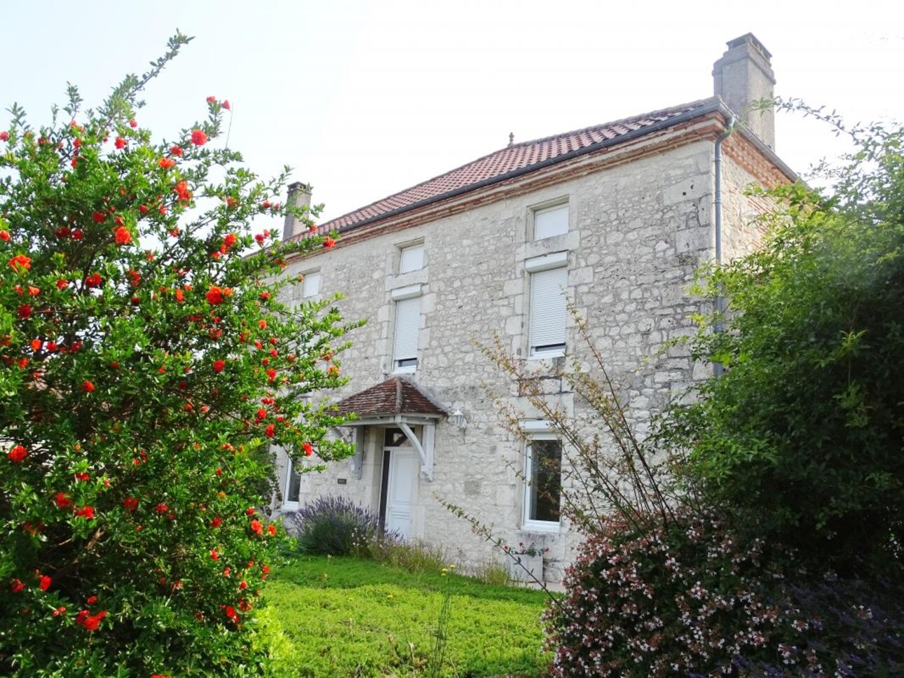 Photos 4 - Prestige - Belle et spacieuse maison en pierres avec piscine et dépendances