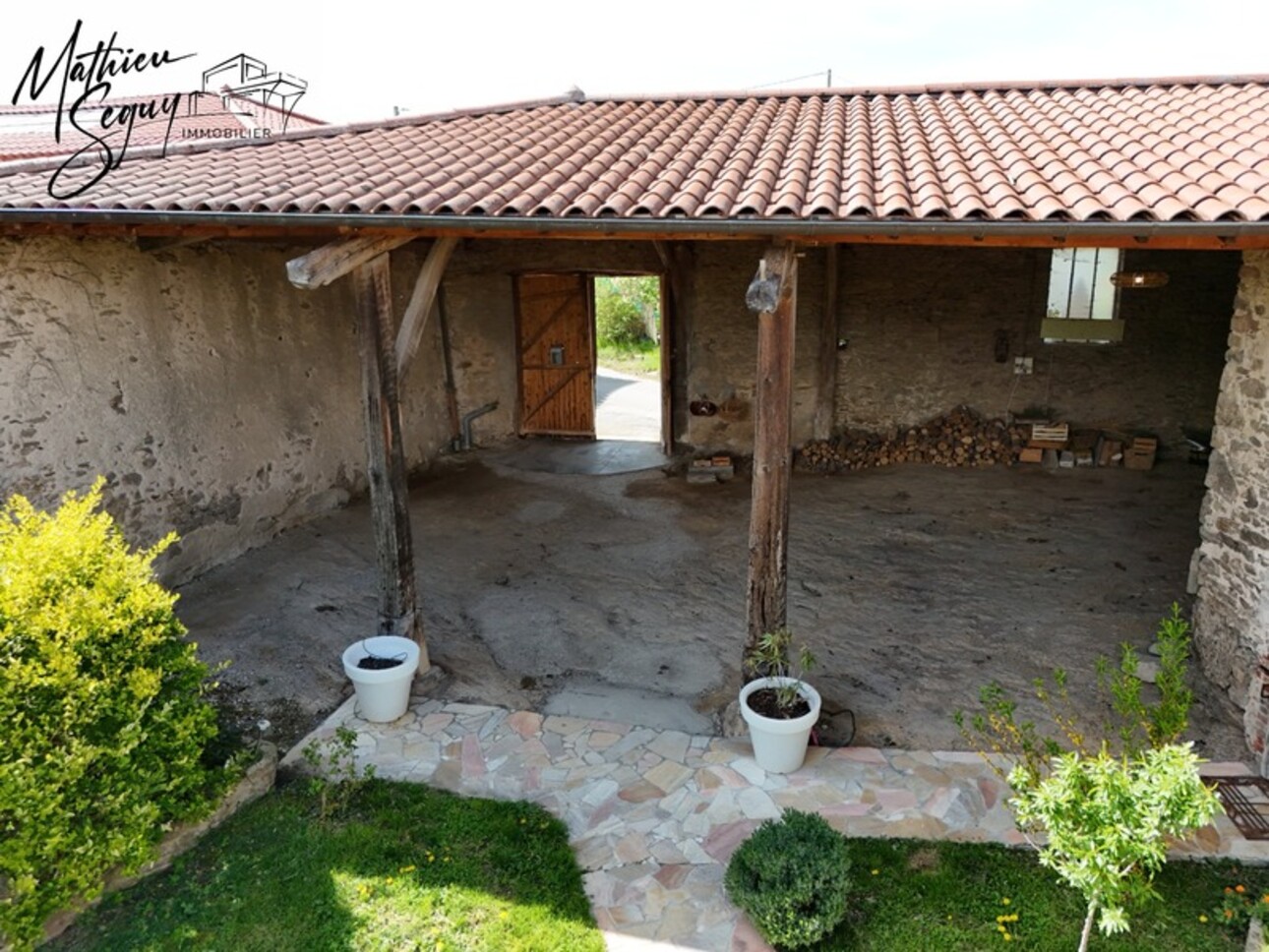 Photos 3 - Tourist - Property for sale 12 rooms MONTROMANT (69)