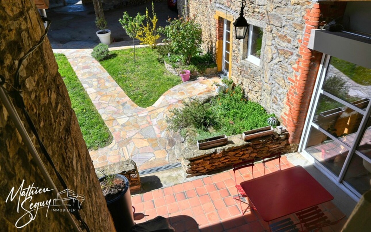 Photos 40 - Tourist - Property for sale 12 rooms MONTROMANT (69)