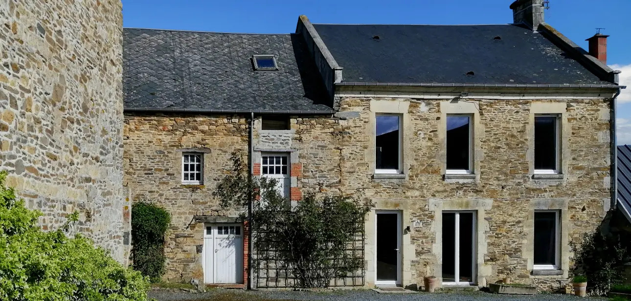 Photos 7 - Équestre - SOUS OFFRE Ancien corps de ferme idéal sur 4.95ha pour activité touristique et-ou équestre.