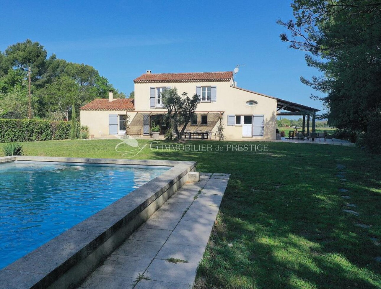 Photos 2 - Tourist - A Mazan, une bastide avec gîte et piscine