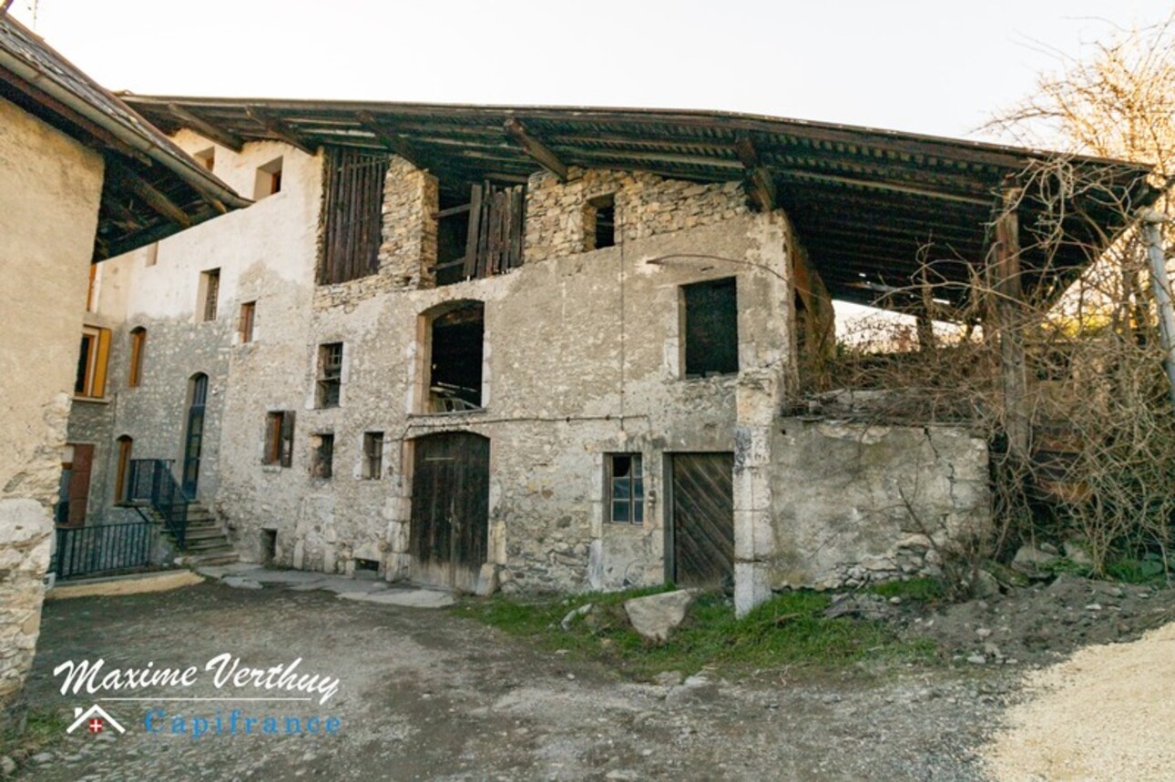 Photos 3 - Touristique - Grange à rénover à Saint-Pierre d'Albigny, département 73