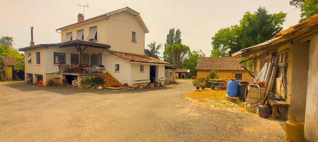 Photos 2 - Touristique - Propriété ancienne avec environ 640 m² de bâtiments sur environ 2ha 35a 61ca