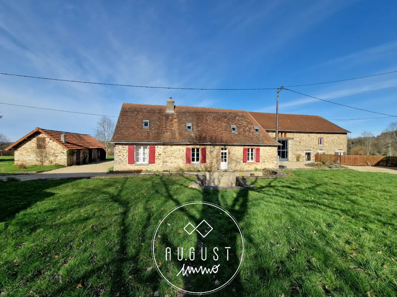 Photos 1 - Touristique - Domaine en pierre idéal pour une activité de location de vacances ou évènementiel