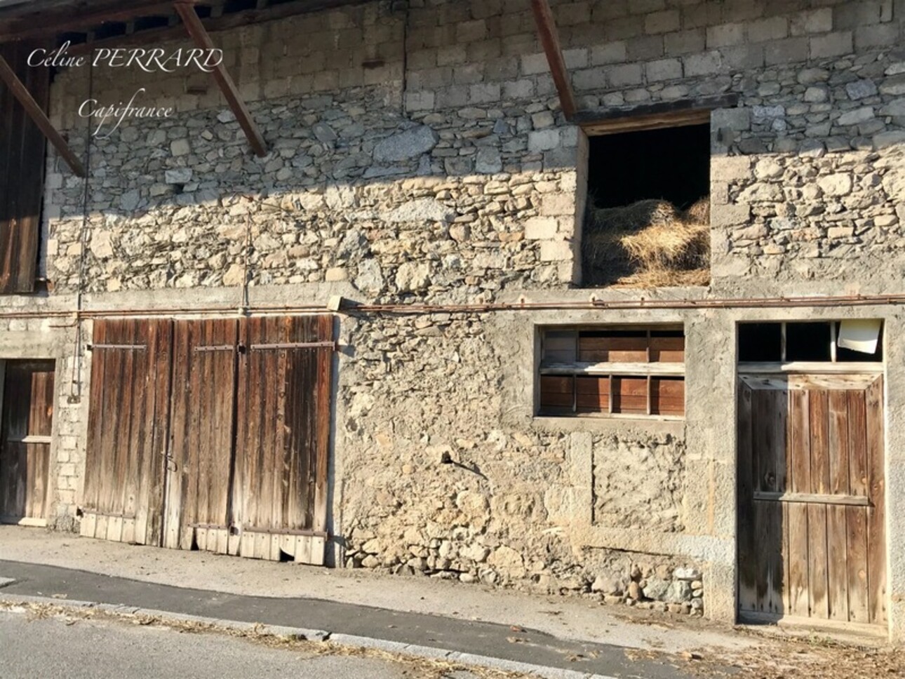 Photos 5 - Touristique - Dpt 74, à vendre corps de ferme avec terrain, au calme avec vue lac