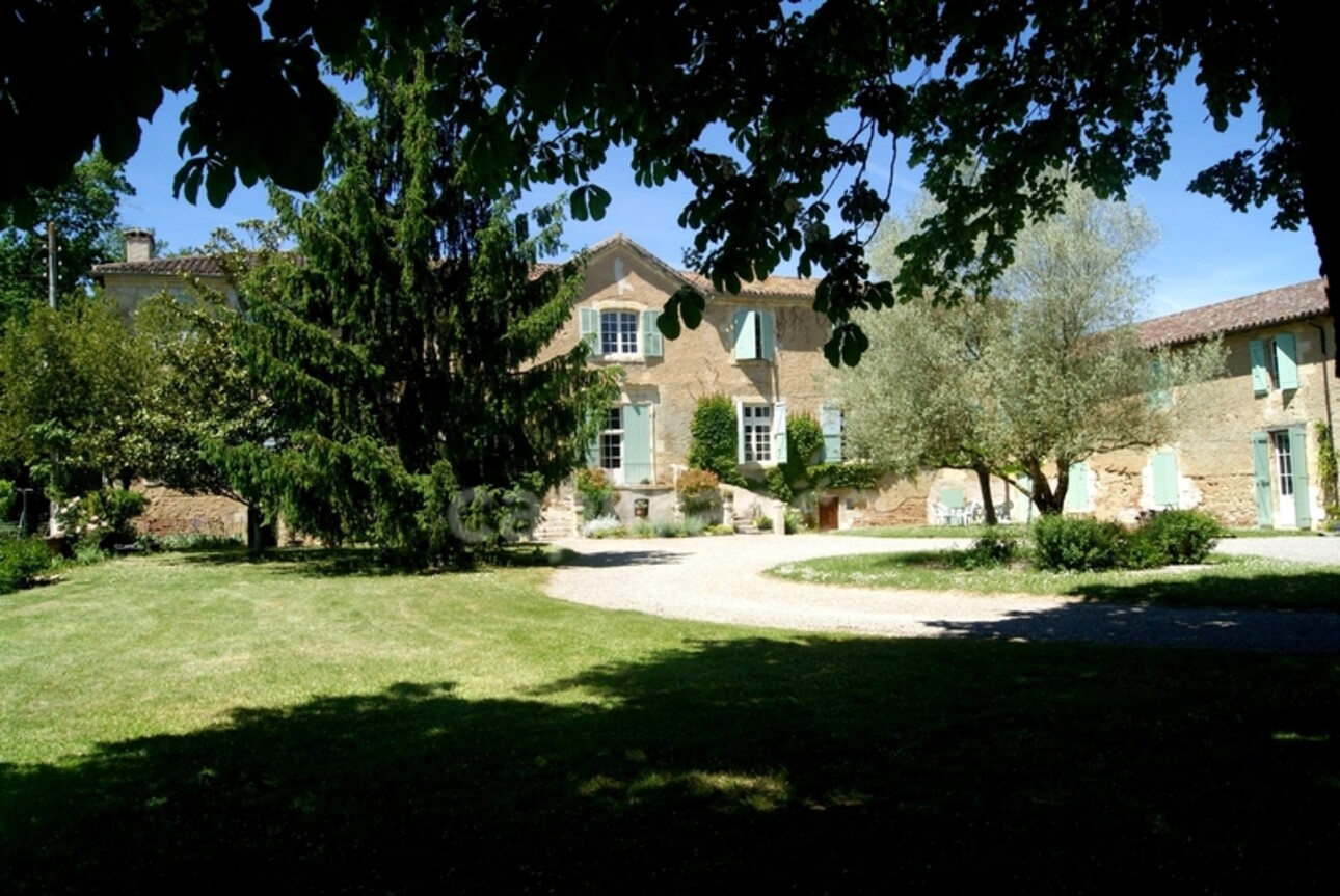 Photos 1 - Prestige - Dpt Gers (32), à vendre proche de FLEURANCE, château du XVIIIème siècle 815 m2, 10 chambres, sur terrain de 9 hectares