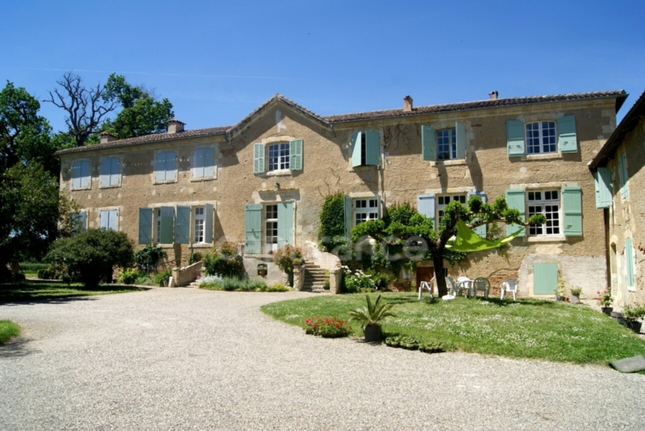 Photos 3 - Prestige - Dpt Gers (32), à vendre proche de FLEURANCE, château du XVIIIème siècle 815 m2, 10 chambres, sur terrain de 9 hectares