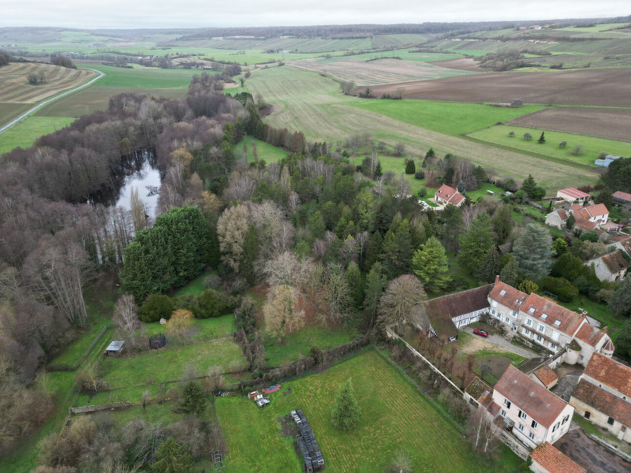 Photos 3 - Equestrian - Dpt Aisne (02),  BAULNE EN BRIE à vendre superbe propriété de 380 m2 habitables sur un terrain de 15 ha avec étang de 3 ha