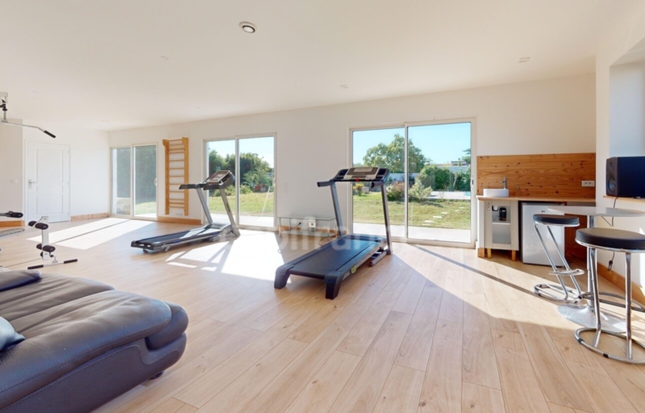 Photos 38 - Prestigious - ECHILLAIS (Charente Maritime), Propriété de 6 pièces de 278 m² avec piscine et garage - Terrain de 4 881,00 m²