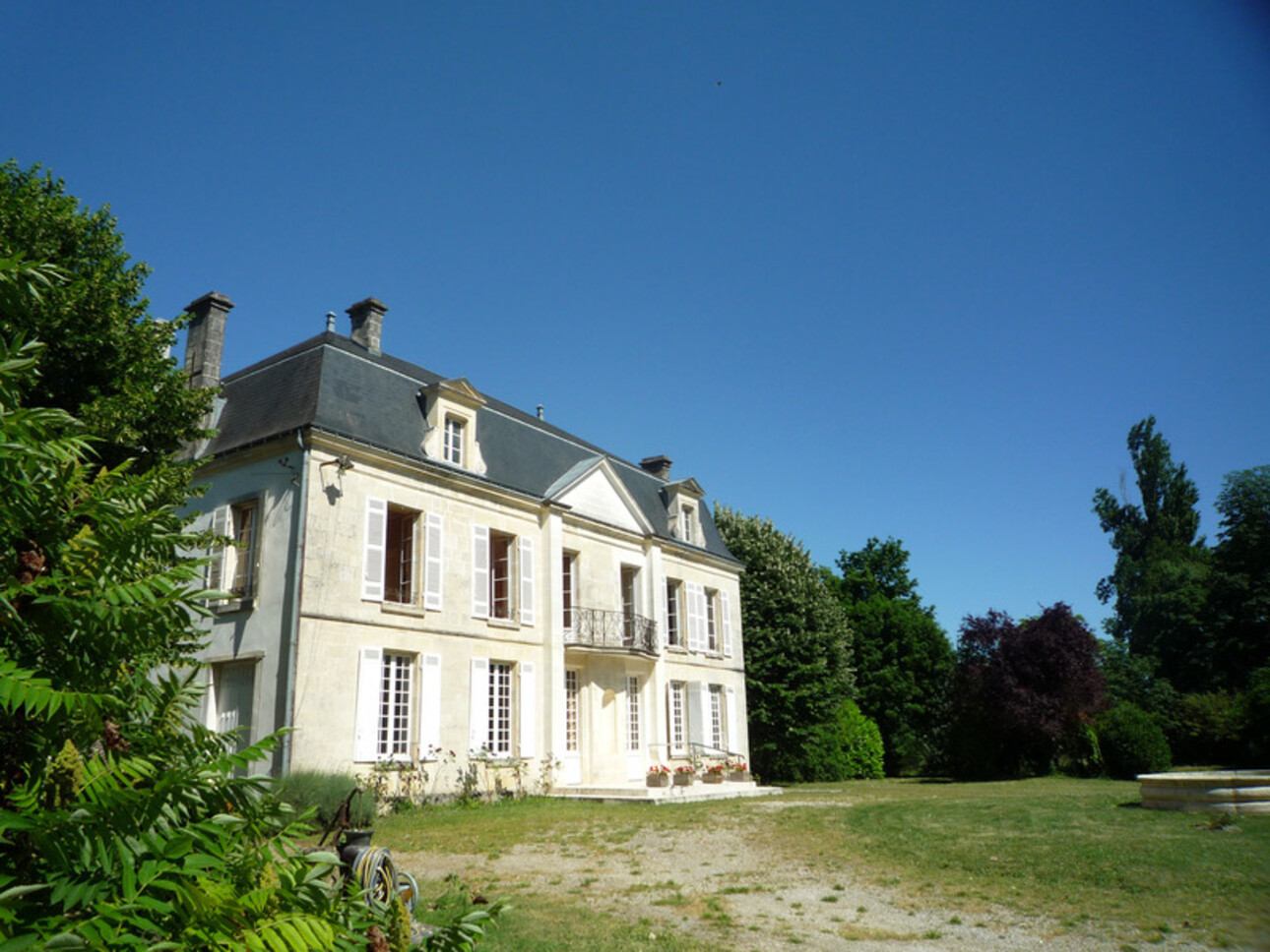 Photos 17 - Prestige - Dpt Charente (16), à vendre COGNAC propriété de 30hectares, chateaux 450m², maison 170m², ferme 190m², dépendances 600m²