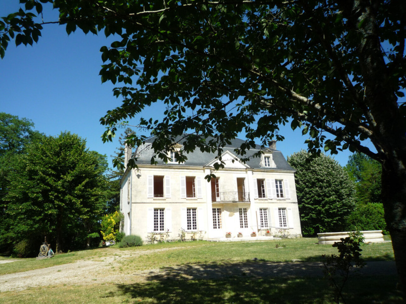 Photos 28 - Prestige - Dpt Charente (16), à vendre COGNAC propriété de 30hectares, chateaux 450m², maison 170m², ferme 190m², dépendances 600m²