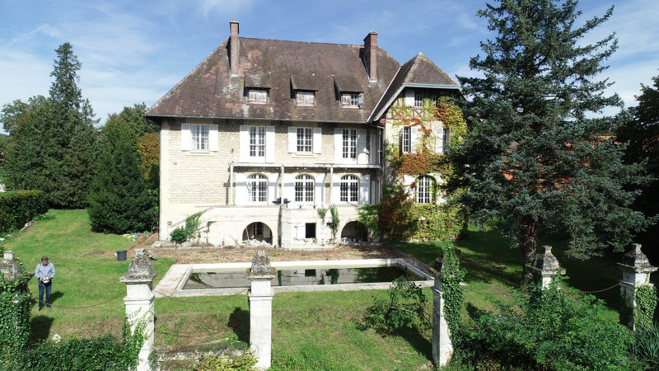 Photos 2 - Prestigious - Dpt Aisne (02), Near Soissons for sale property of 354 m2 of living space on its enclosed and wooded