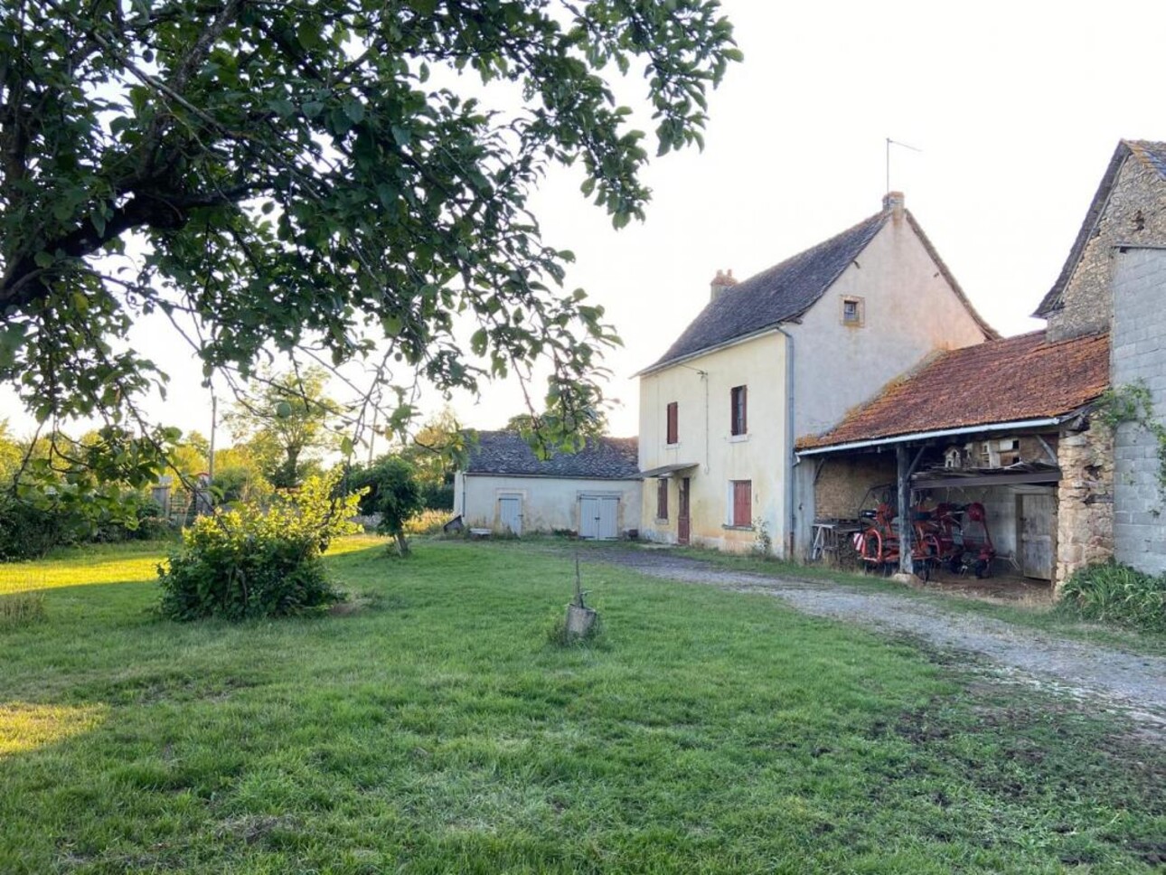 Photos 2 - Tourist - Farm with outbuildings