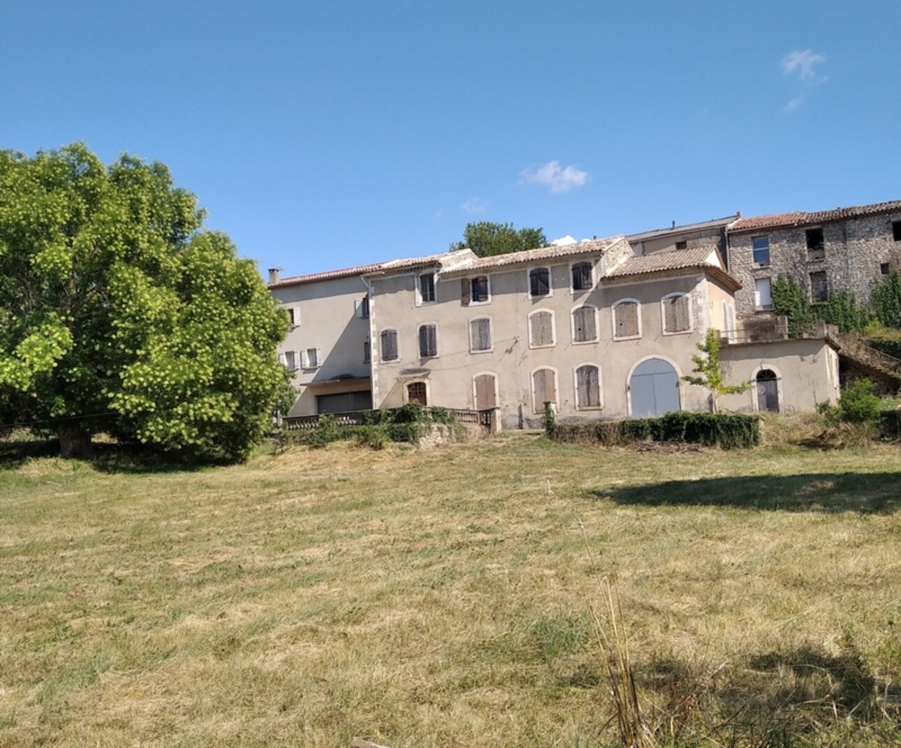 Photos 6 - Prestigious - Dpt Vaucluse (84), for sale SAIGNON Historic Castle to Renovate