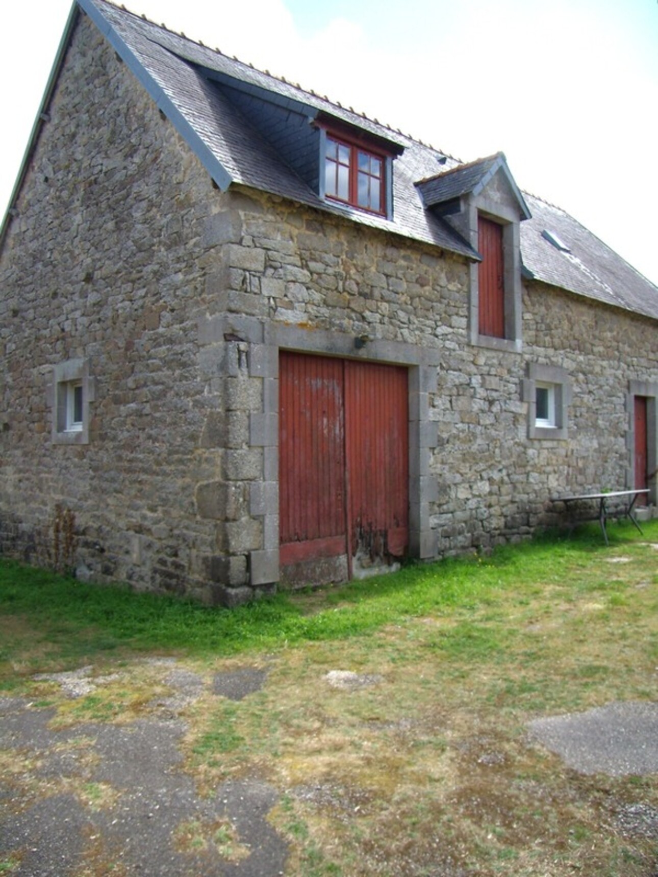 Photos 2 - Touristique - Dpt Finistère (29), à vendre COMBRIT propriété P4 de 280 m²  avec granges- Terrain de 1 166 m²