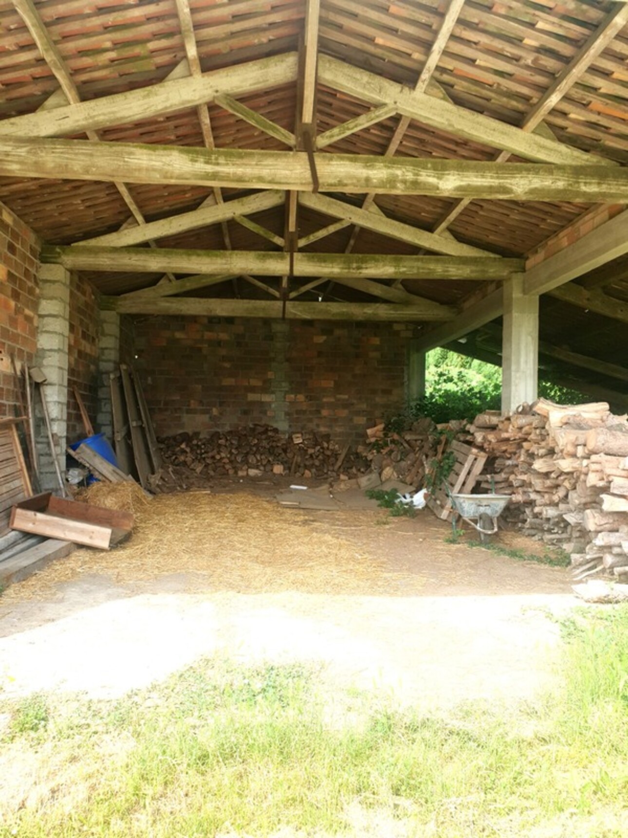 Photos 2 - Tourist - Dpt Charente (16), for sale near BARBEZIEUX Charming Barn 180 m² to Renovate with Potential