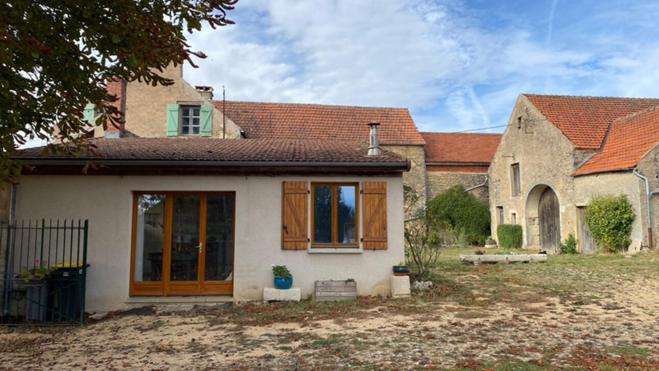 Photos 2 - Touristique - Dpt Côte d'Or (21), à vendre FAIN LES MOUTIERS, Ancien corps de Ferme - 4 chambres - 3 granges - Jardin