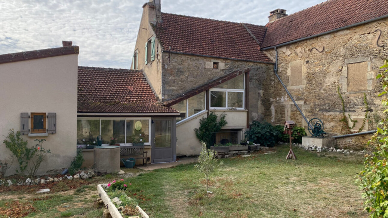 Photos 17 - Touristique - Dpt Côte d'Or (21), à vendre FAIN LES MOUTIERS, Ancien corps de Ferme - 4 chambres - 3 granges - Jardin