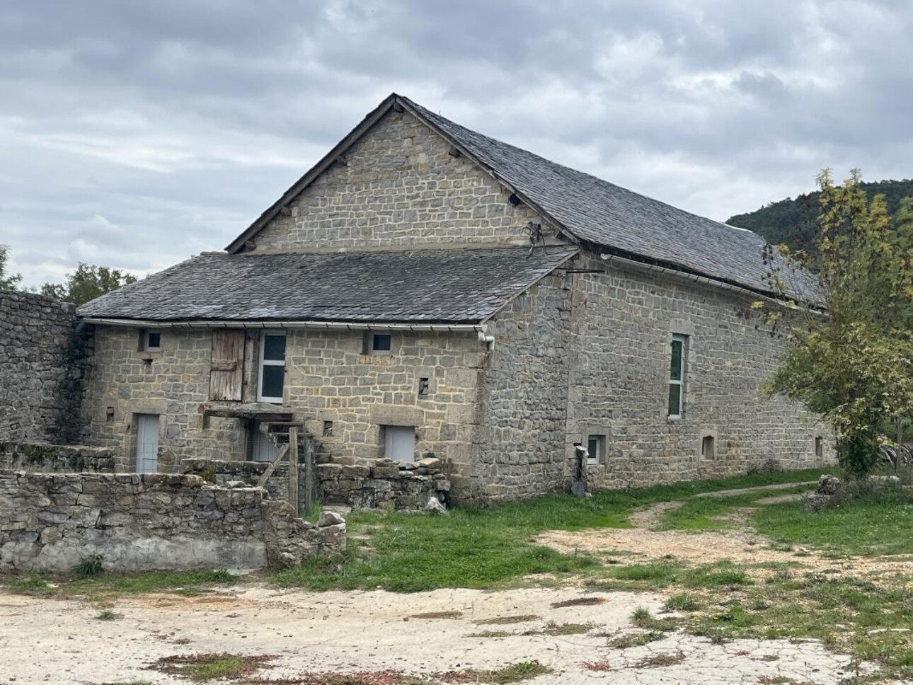 Photos 3 - Tourist - Farm with outbuildings