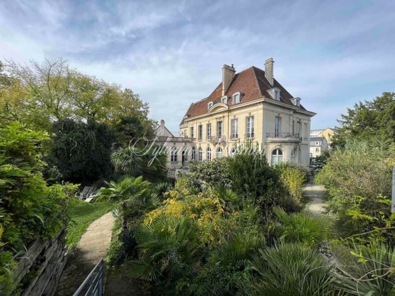 Photos 1 - Touristique - propriete à vendre 35 pièces proche de POITIERS (86)