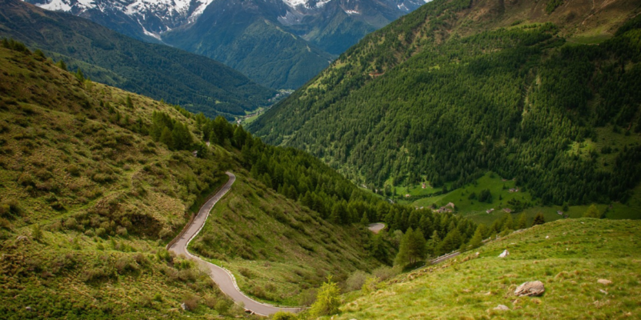 The advantages of building a mountain chalet in the Alps