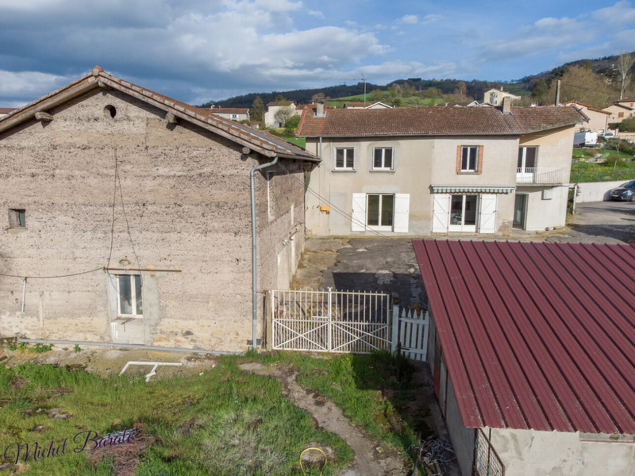 Photos 3 - Tourist - Dpt Rhône (69), à vendre AVEIZE,  Ferme, 4 chambres et nombreuses dépendances